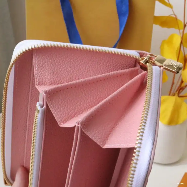 2209DJ0067 Bag LV 0704